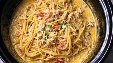 Crock Pot Cheesy Chicken Spaghetti