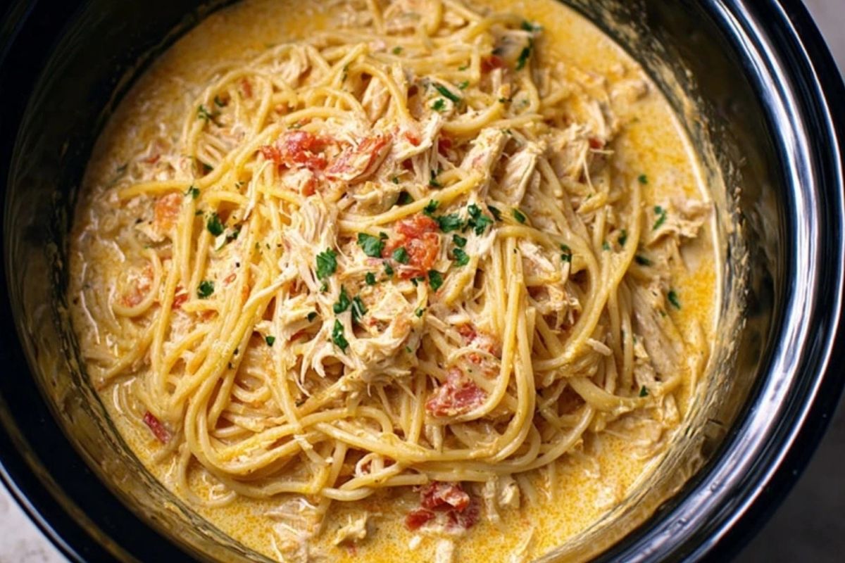 Crock Pot Cheesy Chicken Spaghetti