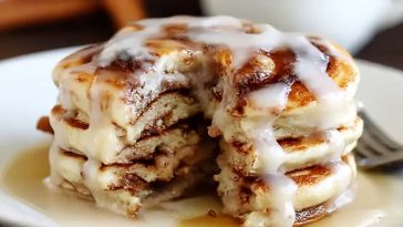 Easy Fluffy Cinnamon Roll Pancakes