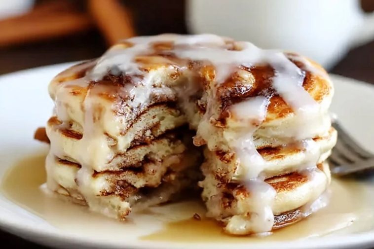 Easy Fluffy Cinnamon Roll Pancakes