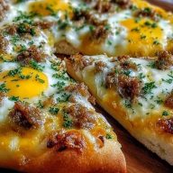 Sausage Gravy Breakfast Pizza