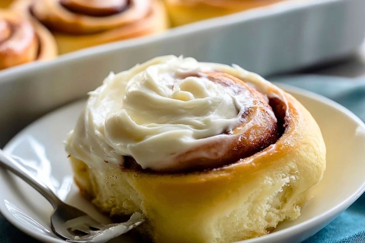 Cream Cheese Frosting for Cinnamon Rolls