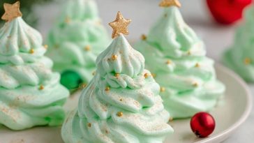 Meringue Christmas Trees
