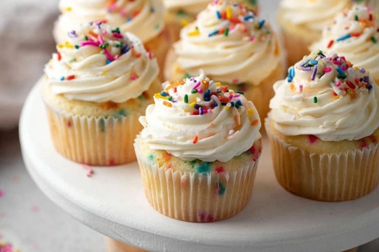 Simple Funfetti-Style Cupcakes