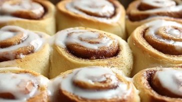 Fat-Free Greek Yogurt Cinnamon Rolls